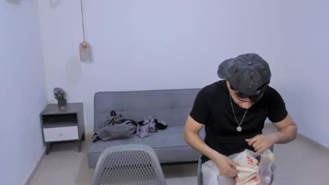 santy_stump online show from April 19, 6:21 pm