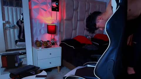 Santyago online show from February 13, 7:10 pm