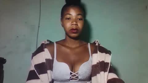 sanyah0123 online show from January 13, 3:58 am