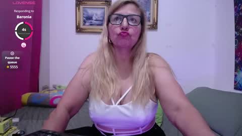 sara online show from February 17, 11:26 pm