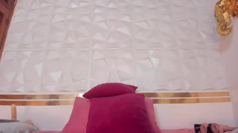 Sara Collins online show from May 13, 4:27 pm