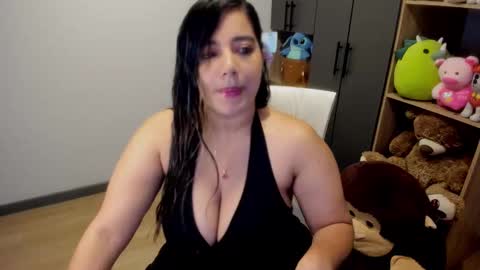 Snapshot of sara_lizcano chatting on October 21, 11:04 am sarah LIZCANO....... online show from October 21, 11:04 am