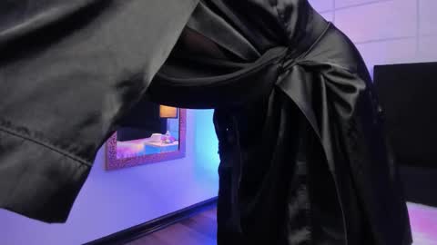 Sara  online show from November 27, 9:55 pm