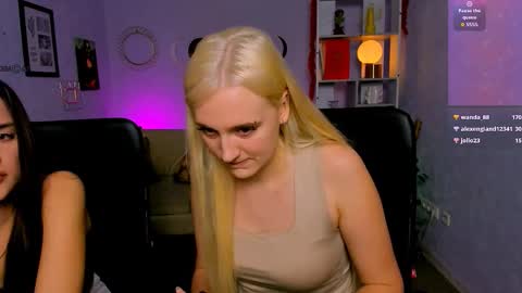 Sara online show from March 25, 12:23 pm