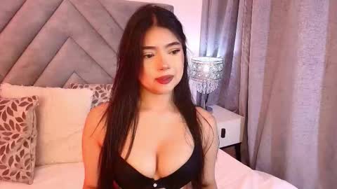 sara_owens7 online show from February 1, 1:35 am