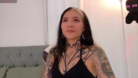 Sara online show from February 25, 8:45 pm