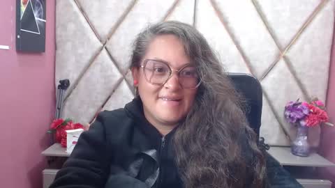 sara_thonson_ online show from February 19, 3:16 am