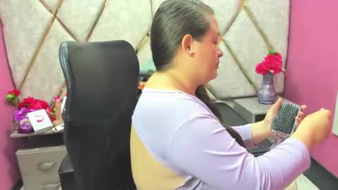 sara_thonson_ online show from April 21, 4:08 am