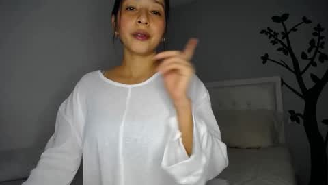 Sara online show from June 3, 9:42 pm
