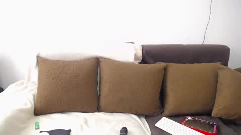  1 online show from February 13, 12:54 pm