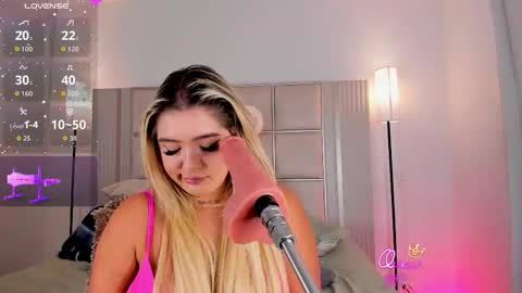 Sara Miller  online show from March 3, 10:50 pm