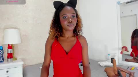 saraacollinss online show from March 5, 12:16 am