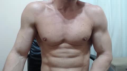 Snapshot of saradorj92 chatting on October 20, 5:40 pm saradorj92 online show from October 20, 5:40 pm