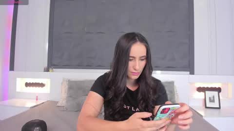 Snapshot of saragomez_1 chatting on March 1, 2:55 pm  Sara Gomez  online show from March 1, 2:55 pm