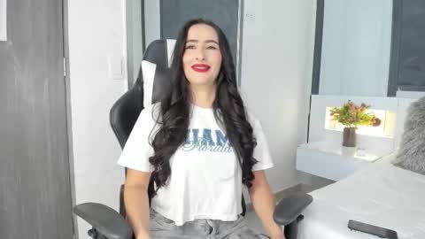 Snapshot of saragomez_1 chatting on October 5, 12:46 pm  Sara Gomez  online show from October 5, 12:46 pm