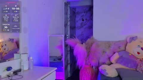 Sarah Valkiria  IG  Sar lanister online show from March 6, 3:16 am