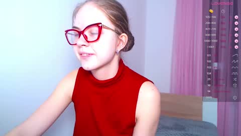 Sarah online show from March 11, 3:34 pm