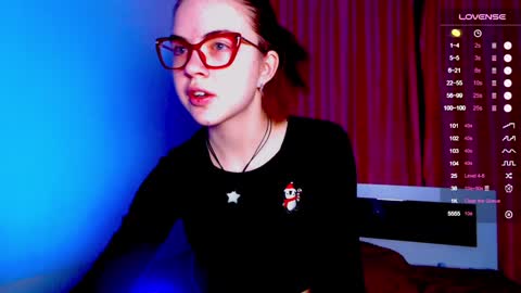 Sarah online show from December 19, 1:51 pm