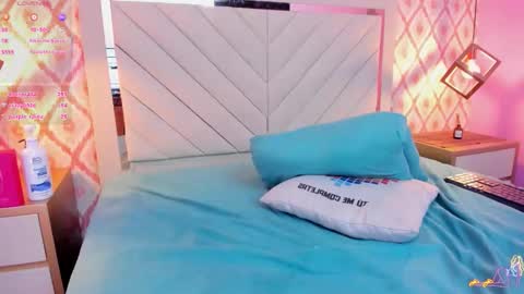 SARAH KEYS  online show from March 17, 5:45 am