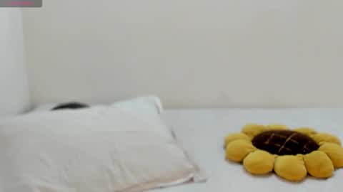 sarahgrant_ online show from November 3, 2:34 am