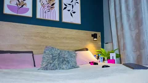 Sarah online show from December 22, 9:32 pm