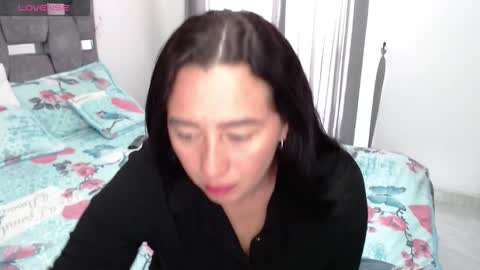 Snapshot of sarahott_1 chatting on October 3, 7:44 pm Lia online show from October 3, 7:44 pm