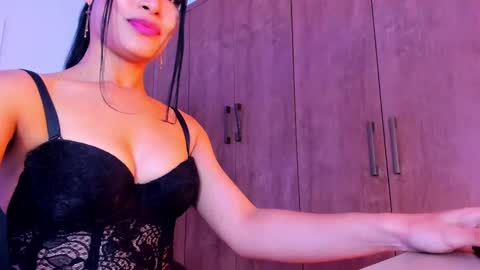 saralife69 online show from March 12, 1:19 pm