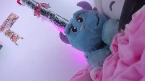 sara  online show from December 5, 6:01 am