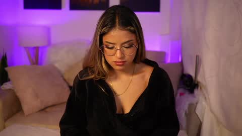 Sara online show from February 18, 12:48 am