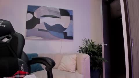 I am Sara  online show from March 2, 12:31 am