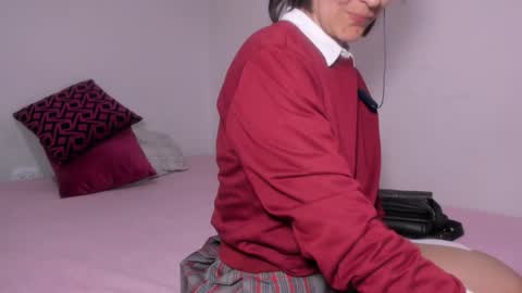 Snapshot of sarasweet_4 chatting on October 29, 7:58 pm Sara   online show from October 29, 7:58 pm