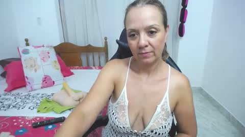 saray1221 online show from March 6, 8:48 pm