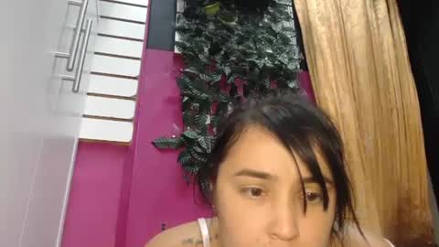 Snapshot of sarayx chatting on February 15, 12:04 am mery online show from February 15, 12:04 am