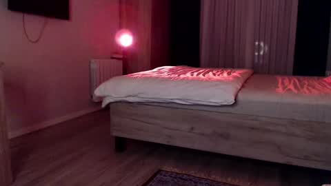   online show from September 19, 9:29 pm