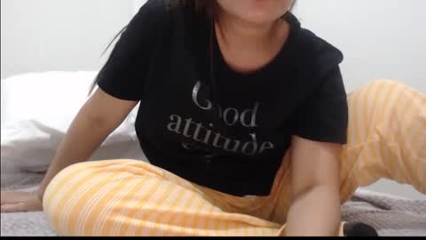 Snapshot of sarisunshine chatting on October 27, 4:56 am Alexa online show from October 27, 4:56 am