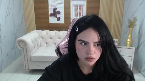 Sara  online show from February 23, 8:11 pm