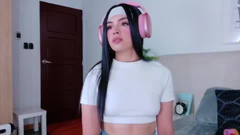 Sara online show from January 7, 9:09 pm