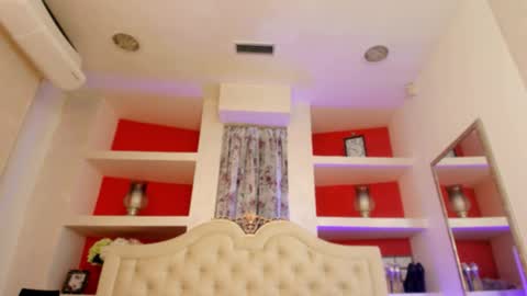 Sarra online show from November 5, 4:20 pm