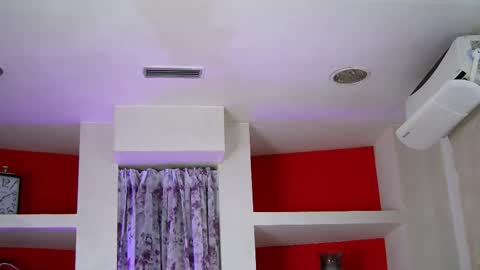 Sarra online show from December 1, 6:06 pm