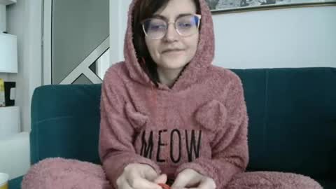 sarraboots online show from March 29, 10:50 am