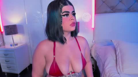 selene  online show from February 4, 8:06 pm