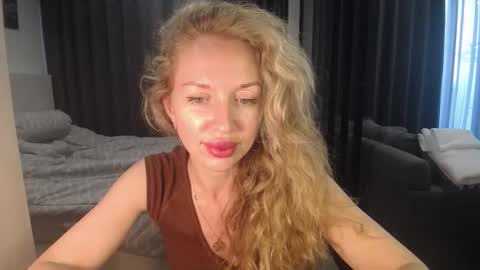 Sasha online show from April 6, 3:48 am