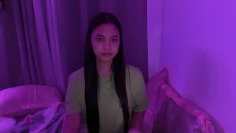 sassymiccah_ online show from March 4, 11:29 am