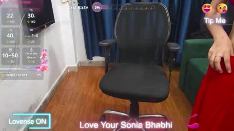 Snapshot of sassysonia chatting on October 26, 7:46 pm Sassysonia online show from October 26, 7:46 pm