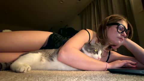 sassysquirtsmmm online show from February 24, 5:43 am