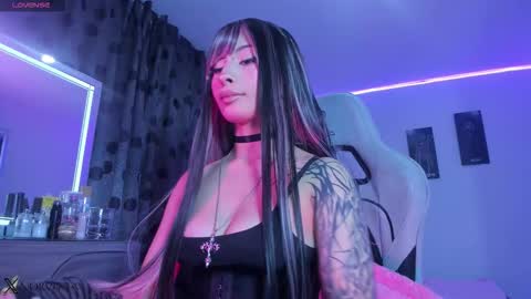    im expecting 300 thumbs up on my altar online show from September 30, 11:37 pm