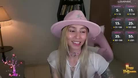 I AM JENN  online show from November 2, 3:39 am