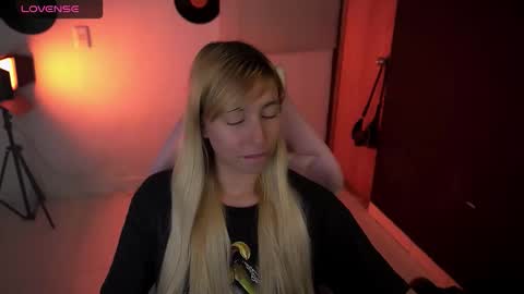 I AM JENN  online show from April 17, 4:15 am