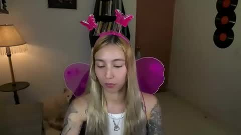 I AM JENN  online show from November 1, 3:28 am