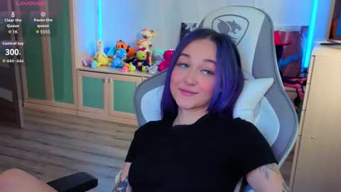 Ariel online show from October 25, 4:57 am